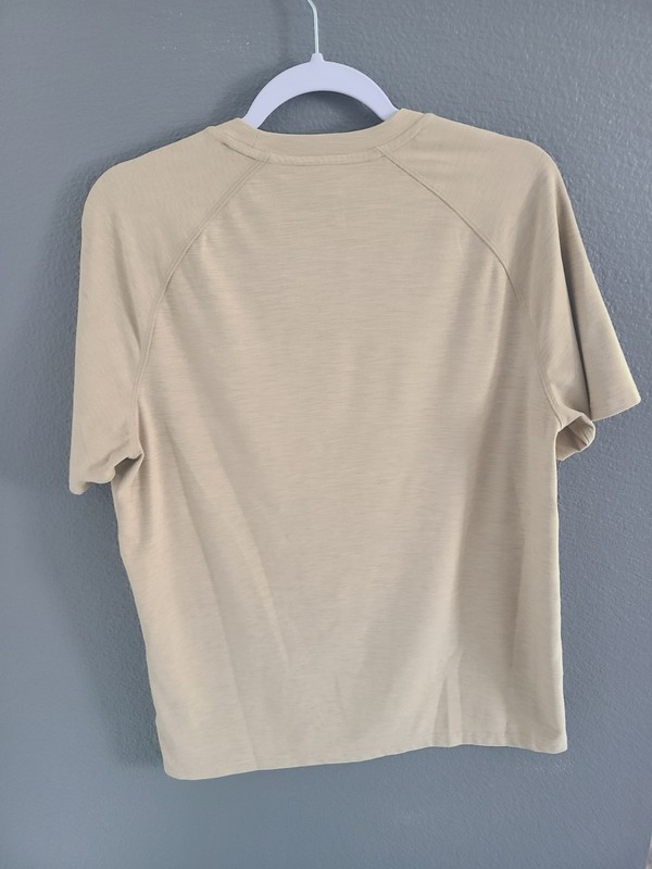 GapFit All Day Crew Neck Breathable Stretch Wicking Tee Beige M gallery