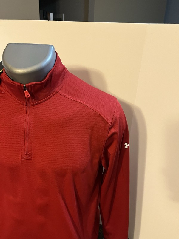 Under Armour Men’s LS 1/4 Zip Pullover Red Small Polyester - NWT gallery