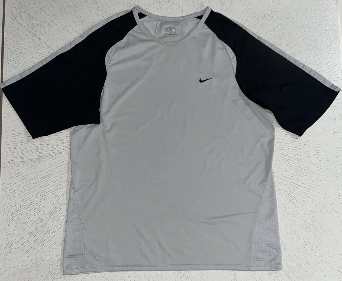 Nike Fit Dry T Shirt Mens Medium Short Sleeve Gray Black Active Cross Training gallery