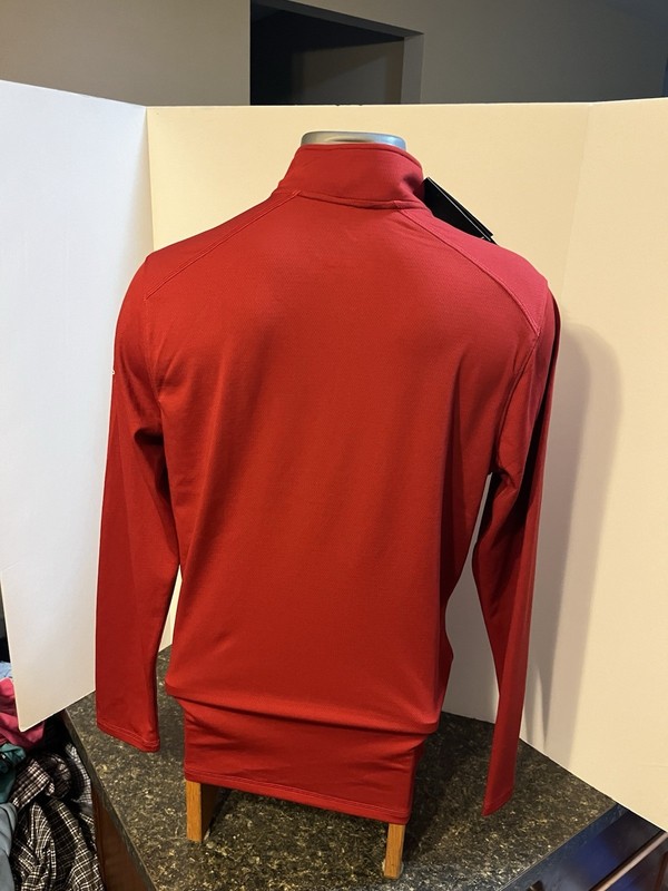 Under Armour Men’s LS 1/4 Zip Pullover Red Small Polyester - NWT gallery