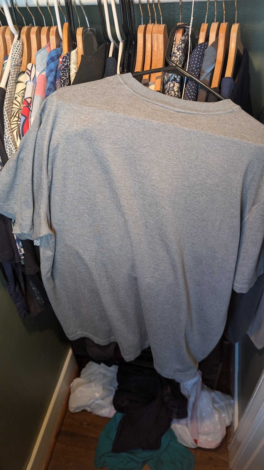 Vuori Men's Short Sleeve Ponto Tee - Relaxed Fit Light Blue Size XXL gallery
