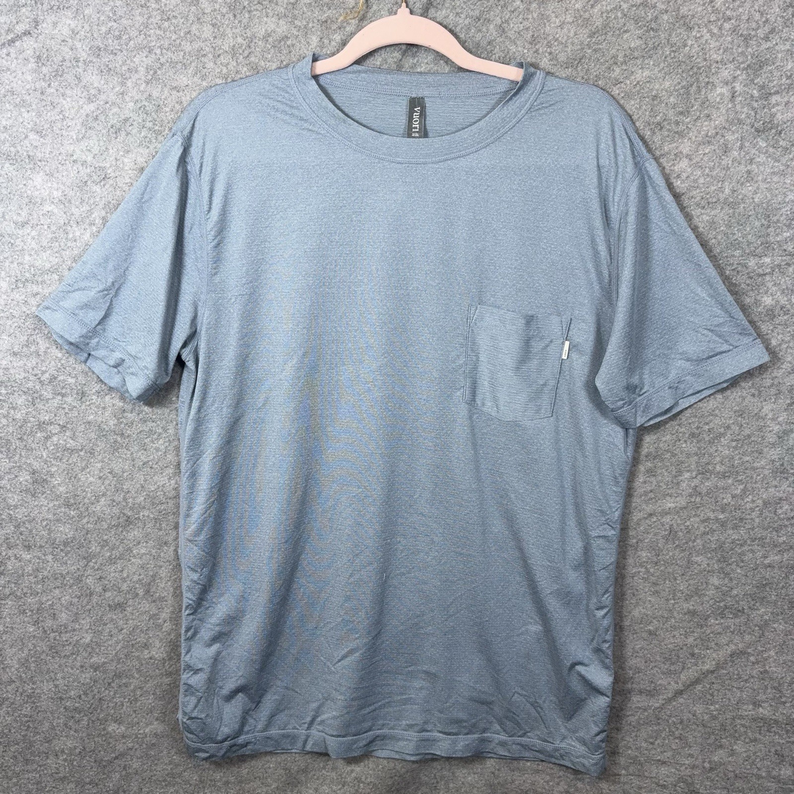 Vuori Tradewind Performance Tee Mens Sz M Blue Moisture Wick Quick Dry Pocket gallery