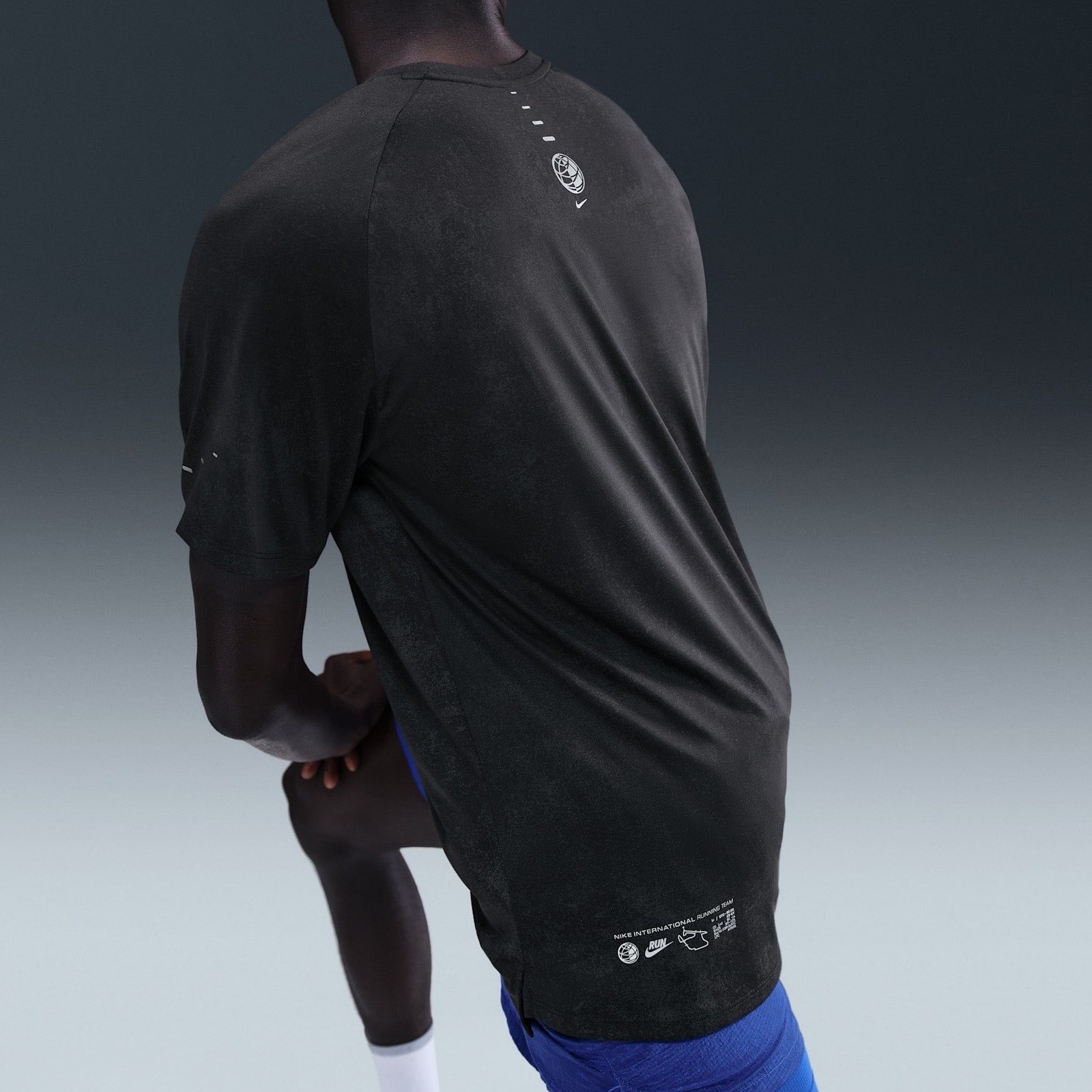Nike Stride Dri-FIT ADV Running Top Reflective Accents Mens Small Black New gallery