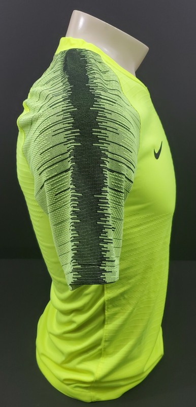 Nike Strike Vaporknit II Jersey, Volt/Black, Size S gallery