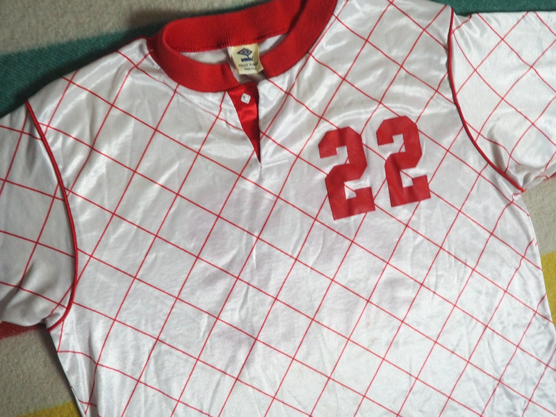 VTG 80s 90s Umbro Red White Hex USA Made Shiny Retro Soccer Jersey Mens L gallery