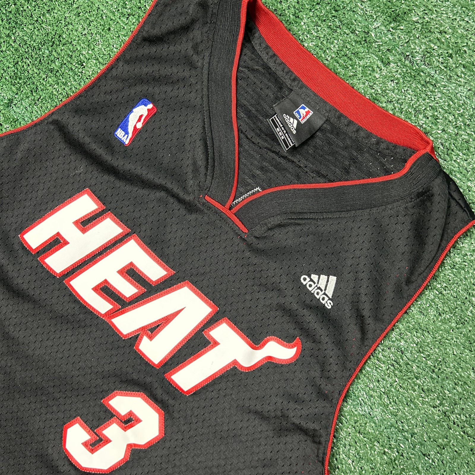 Vtg Miami Heat Dwayne Wade #3 Jersey Men’s Medium gallery