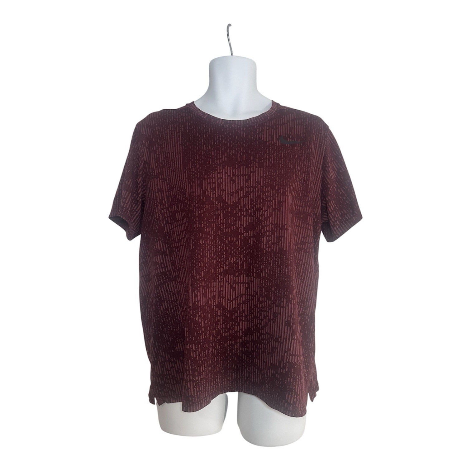 Nike Dry-Fit Maroon Textured Performance Tee Standard Fit Men’s Large gallery