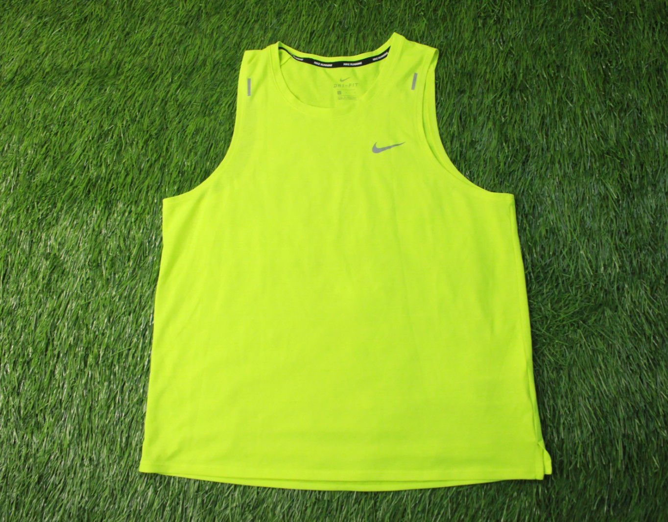 NIKE RUNNING DRI-FIT ORIGINAL 2021 RUN TRAINING MEN VEST SHIRT JERSEY SIZE L gallery