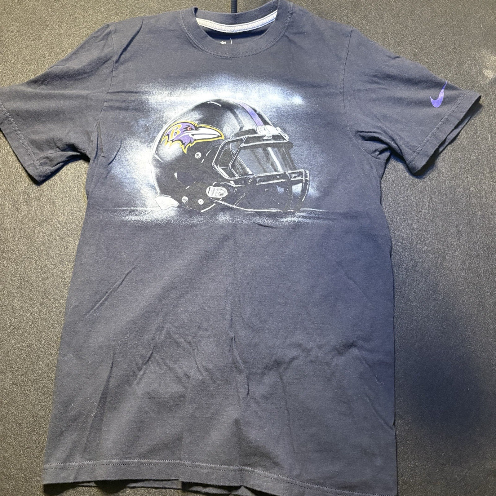 Nike Team Apparel Baltimore Ravens Graphic T-Shirt Small Tee Helmet gallery