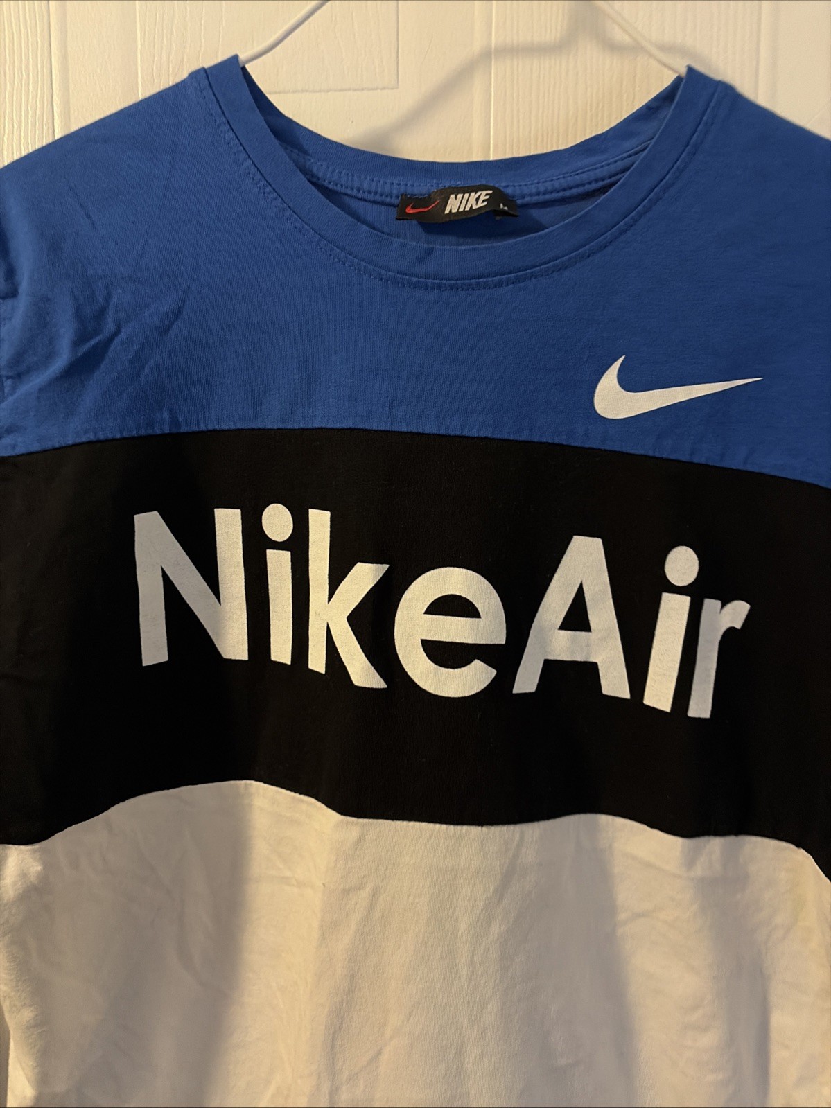 Nike Air men’s Medium Color Block Tee gallery