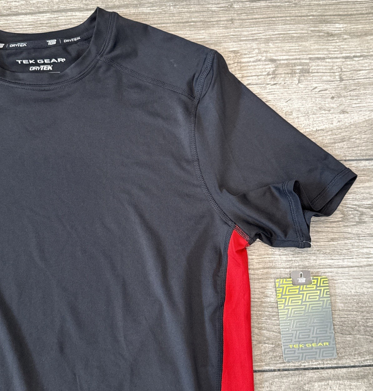 Medium Tek Gear Black & Red Performance Wicking T-Shirt 2016 Drytek Training Tee gallery