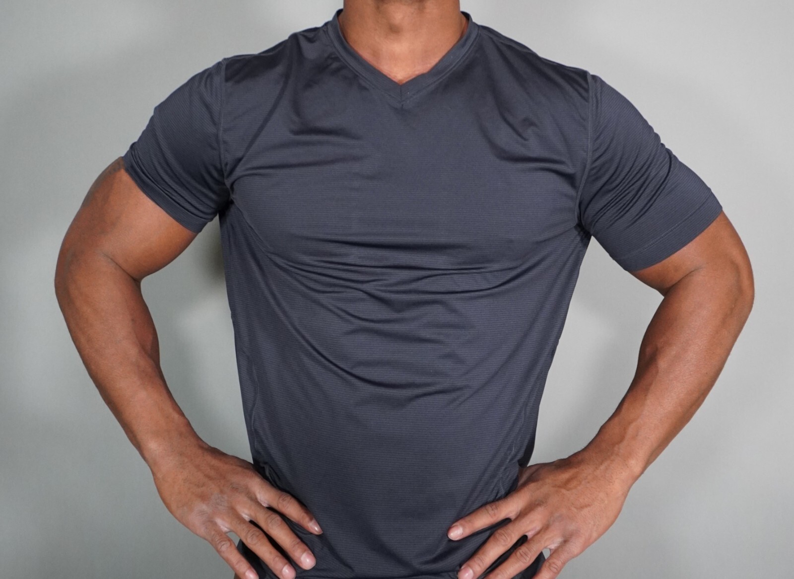 MEN'S DARK GRAY ATHLETIC SHIRT SIZE XL gallery