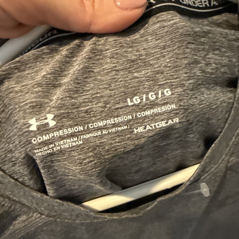 Under Armour Men's LG Gray HeatGear Short Sleeve Compression Shirt NWOT 1361518 gallery