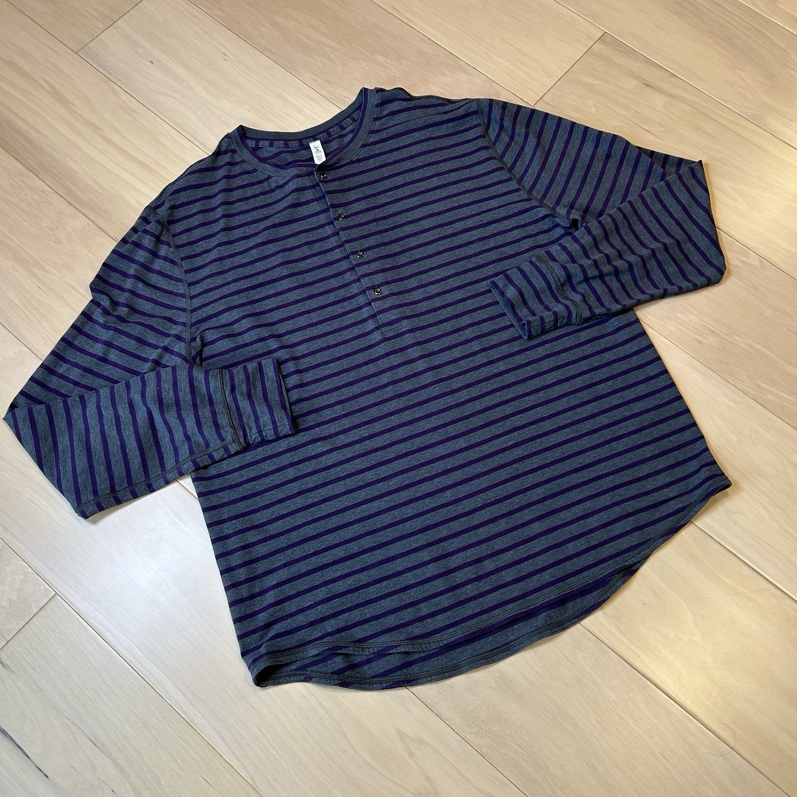 Lululemon 5 Year Henley Shirt Long Sleeve Men’s 2XL gallery