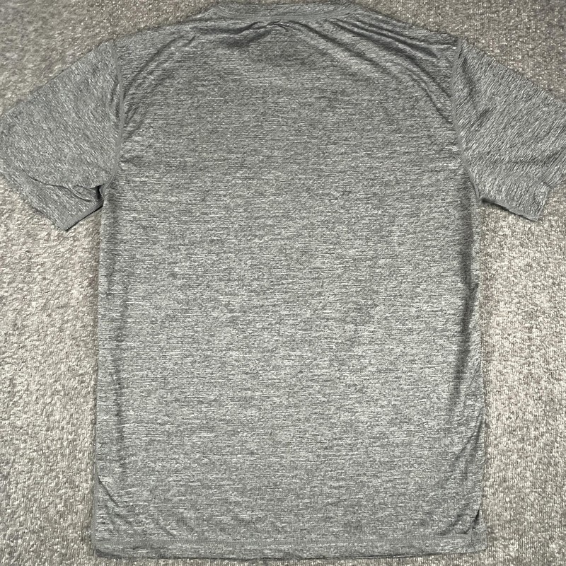 Vuori Shirt Mens Large Gray Short Sleeve Athletic Stretch Pocket Performance Tee gallery