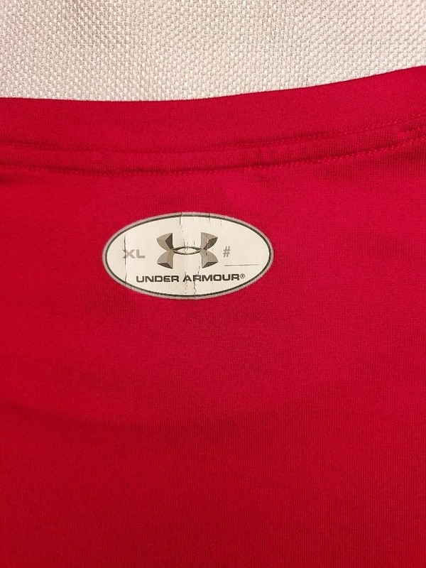 Under Armor Red Fitted Long sleeve, Tshirt, heat gear, stay cool and dry, XL gallery