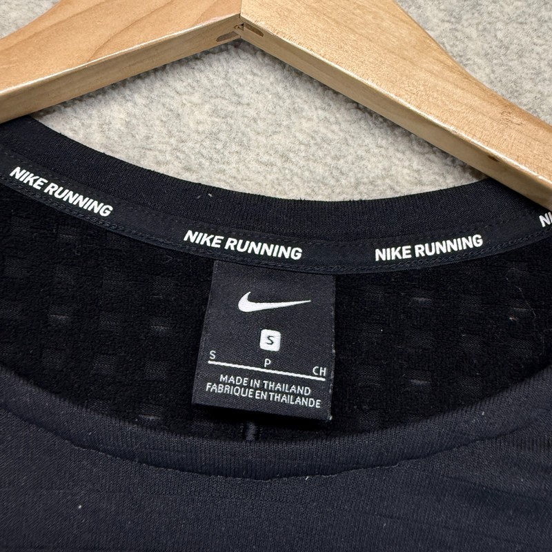 Nike Mens Sphere NYC 2018 Running Tee Black Long Sleeve Swoosh Logo Athletic S gallery