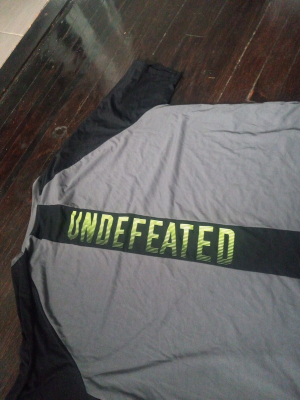 Pro Player Mens Shirt Undefeated Size 2X Color Grey Black Green Cozy Casual gallery
