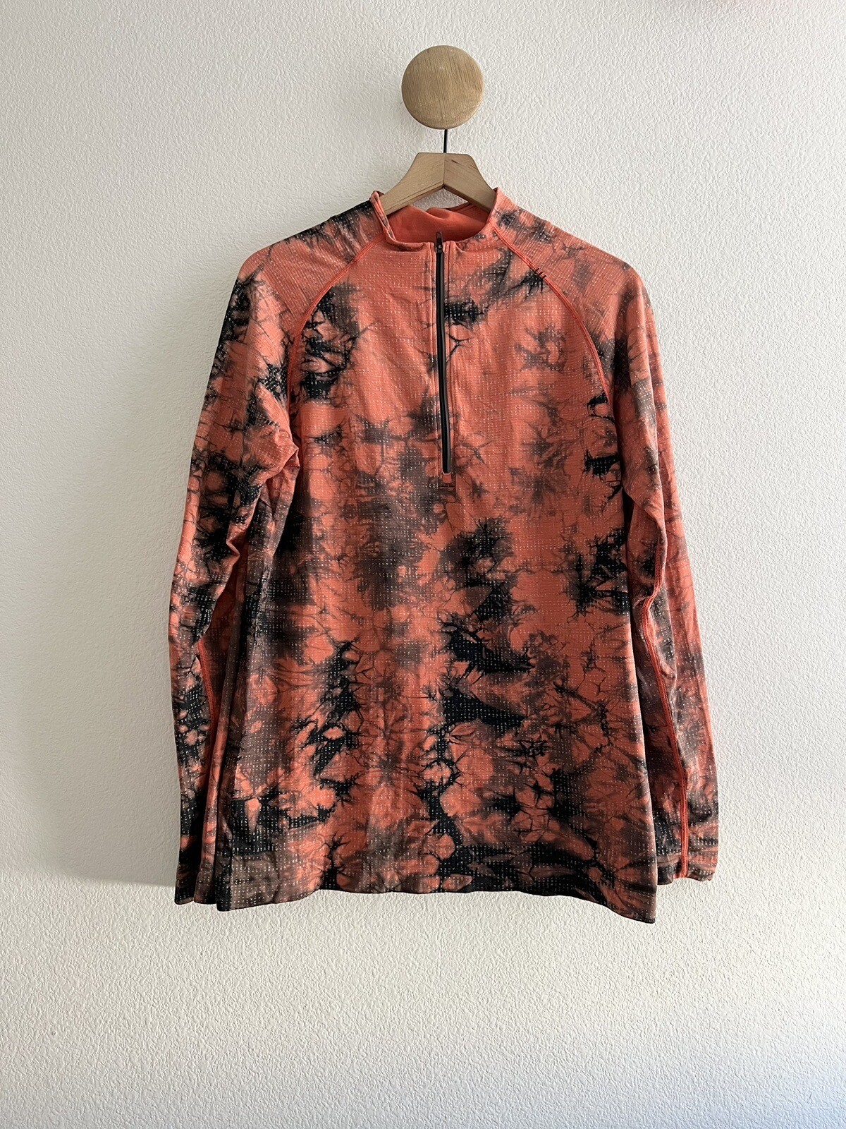 LULULEMON Mens Metal Vent Tech 1/2 Zip Red Orange Tie Dye Size Large gallery