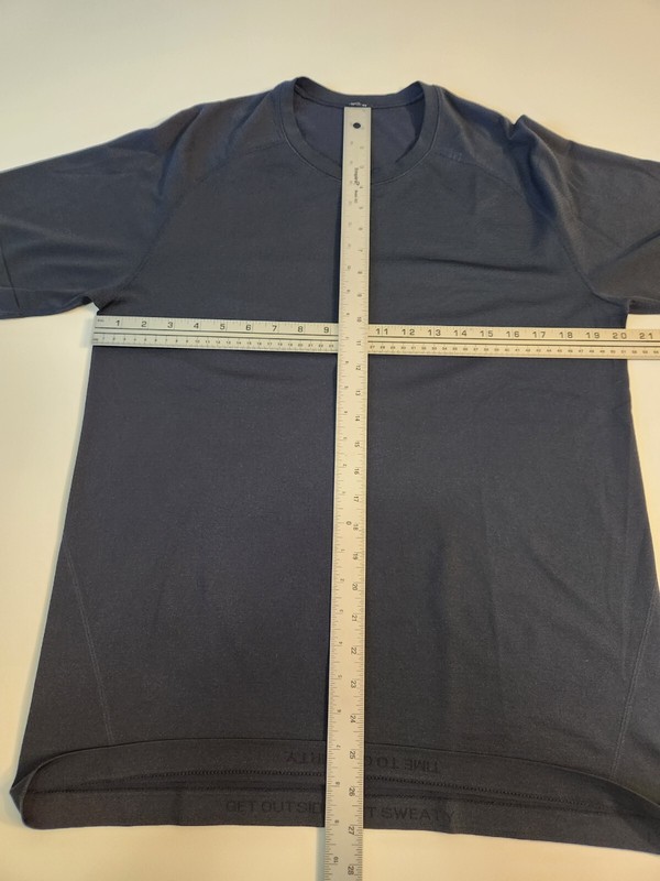 Lululemon Tech Vent Tee Medium? Check Measurements. Great Condition! Navy Blue gallery