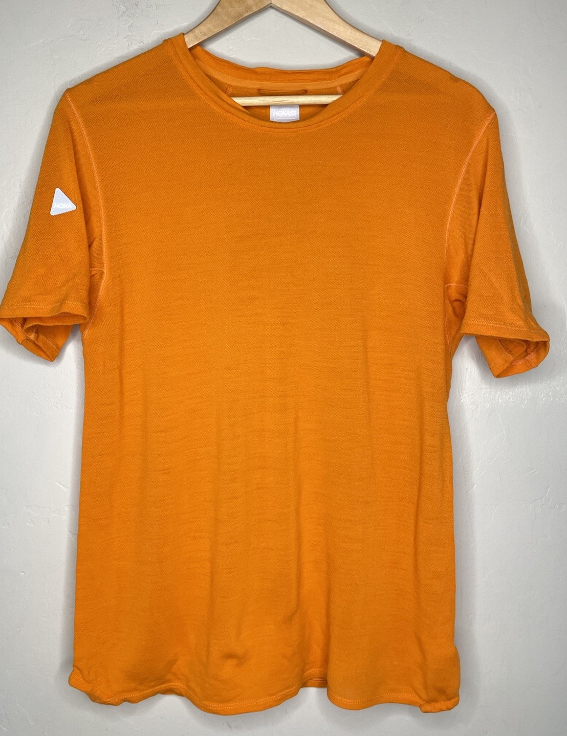 HOKA Running Men's Medium Shirt Tee Orange Breathable Logo Sleeve gallery