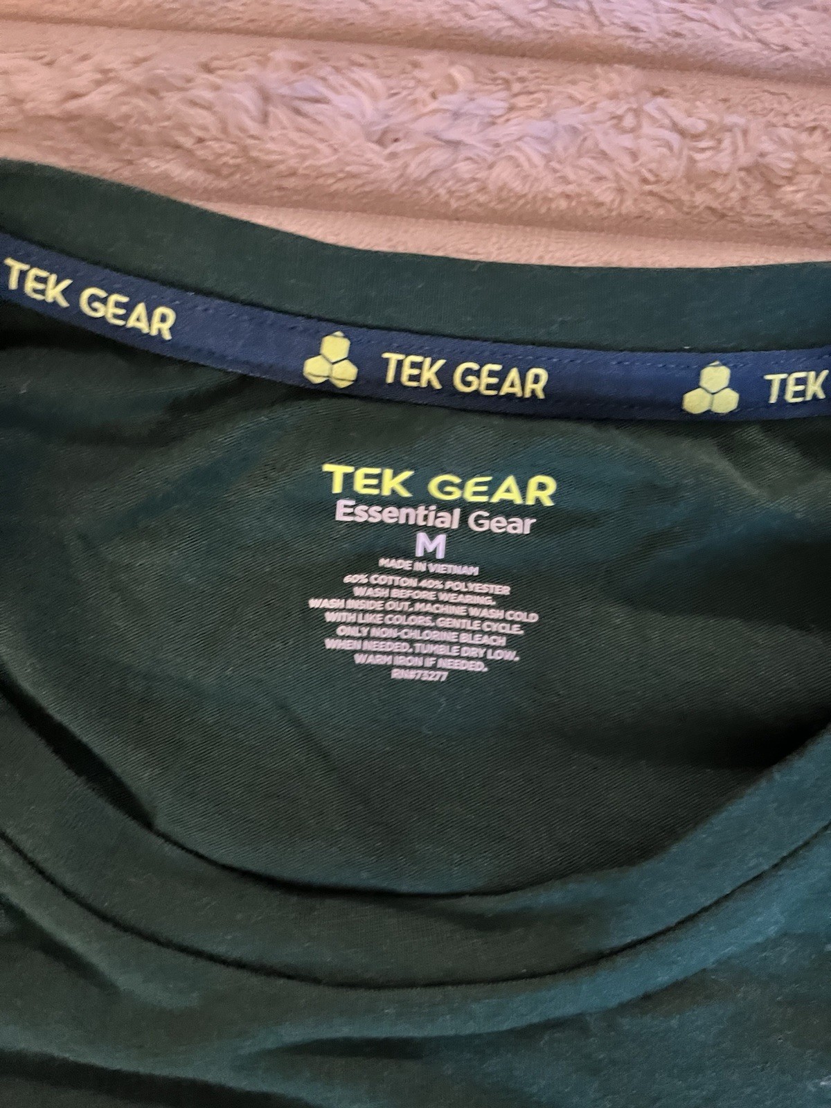 Tek Gear Essentials Men’s Long Sleeve Performance Shirt Green Size Medium gallery