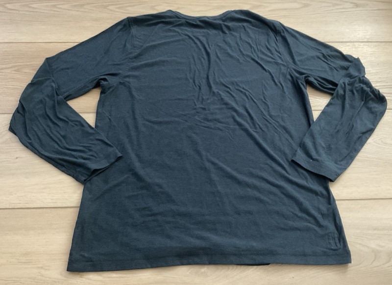 Vuori Strato Tech Long Sleeve Performance Tee Blue Men’s L gallery