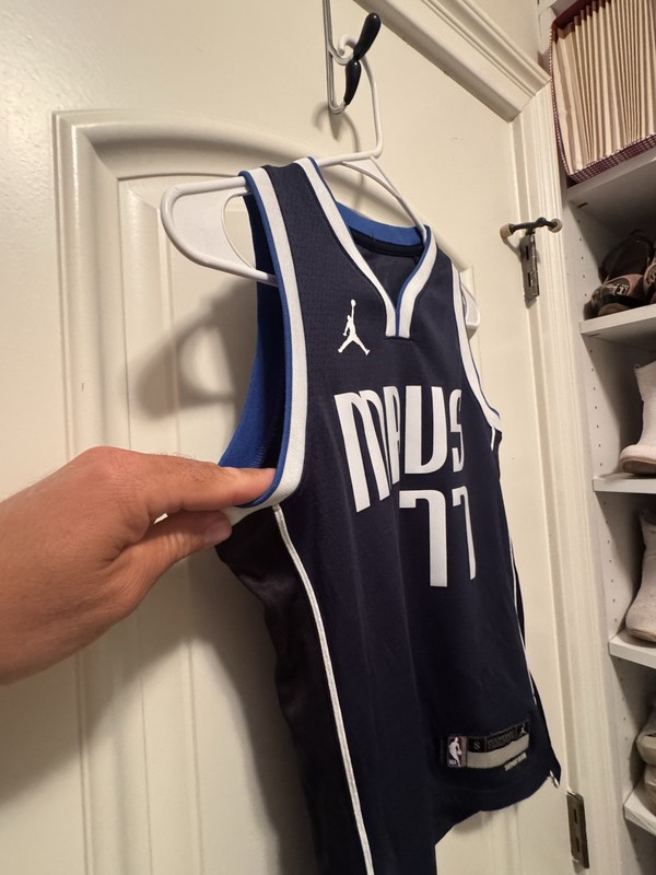 Men’s Small NWT Jordan Luka Donic Jersey- Dallas Mavericks Statement Edition gallery