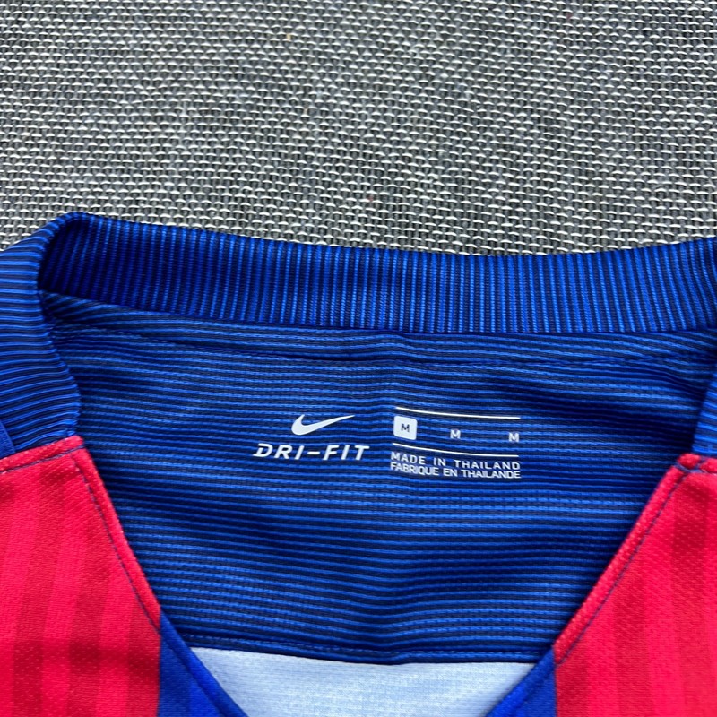 Barcelona 2016 2017 Home Football Jersey Mens Medium Adult Nike Shirt gallery
