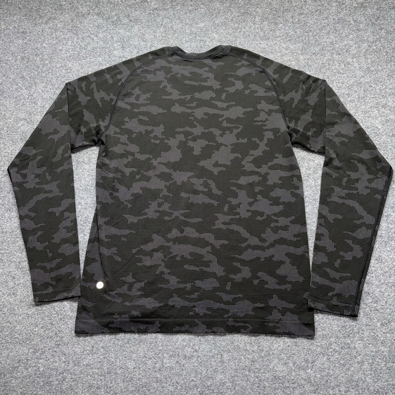 Lululemon Metal Vent Tech Long Sleeve Shirt Mens M Black Camo Stretch Gym gallery