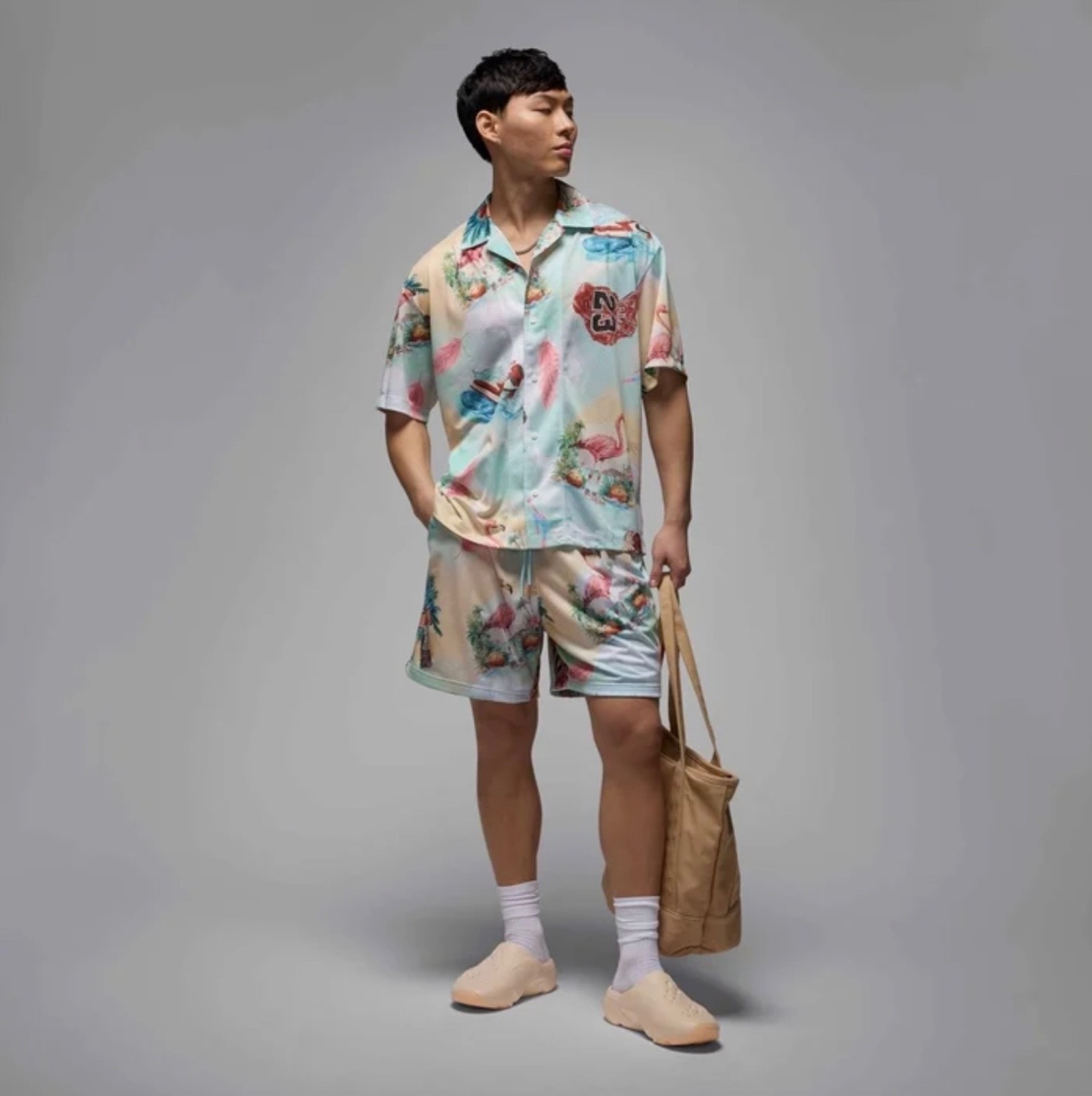 Size M Jordan Essentials Men's Printed Camp Top IB3007-133 gallery