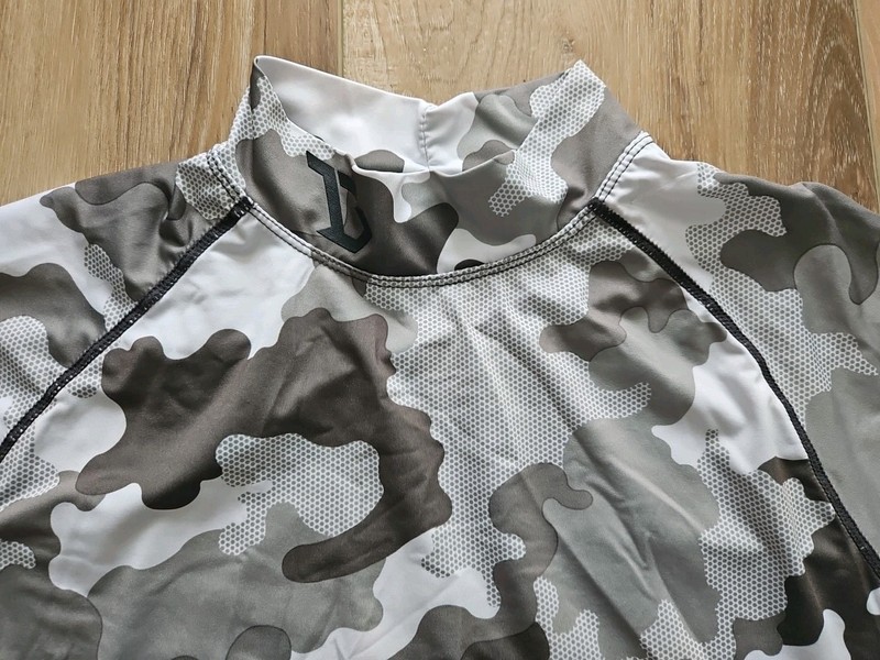Defender Men's Large Gray Winter Camo Long Sleeve Athletic Cut Dri Fit Sports gallery