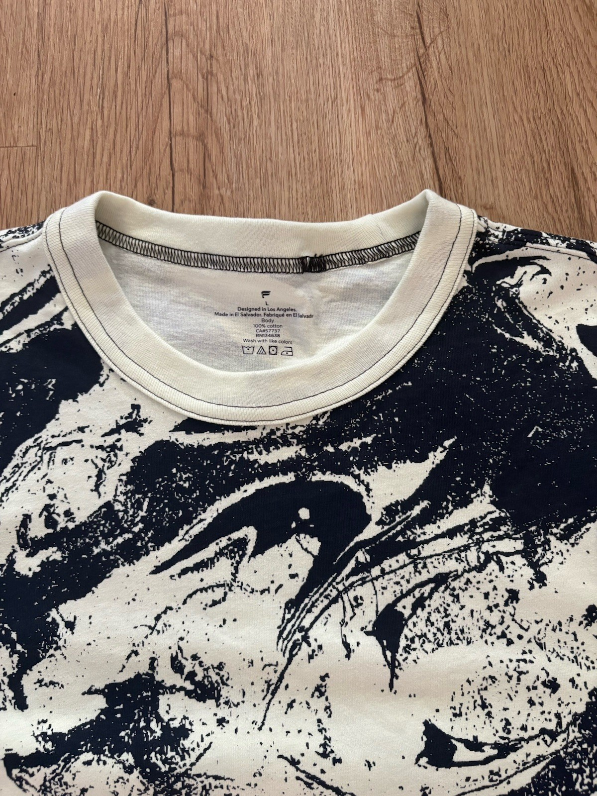 Fabletics The R&R Tee Luminous Sport Grit Cream/Navy Large Oversized gallery