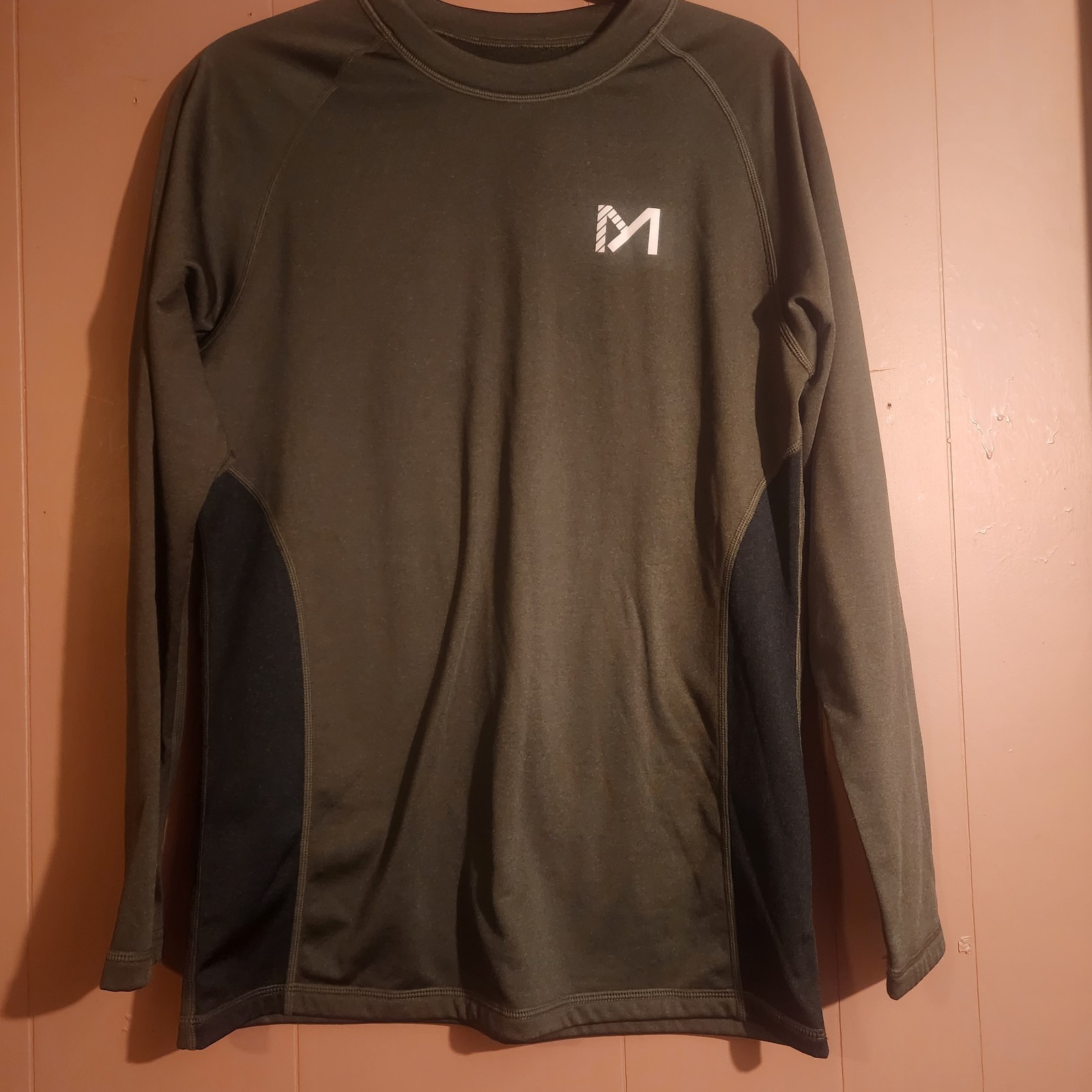 Meetyoo Men's Medium Green Compression Longsleeve Athletic Shirt gallery