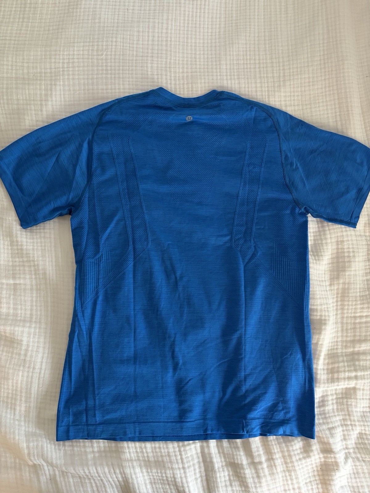 Lululemon Metal Vent Short Sleeve, Size Medium gallery