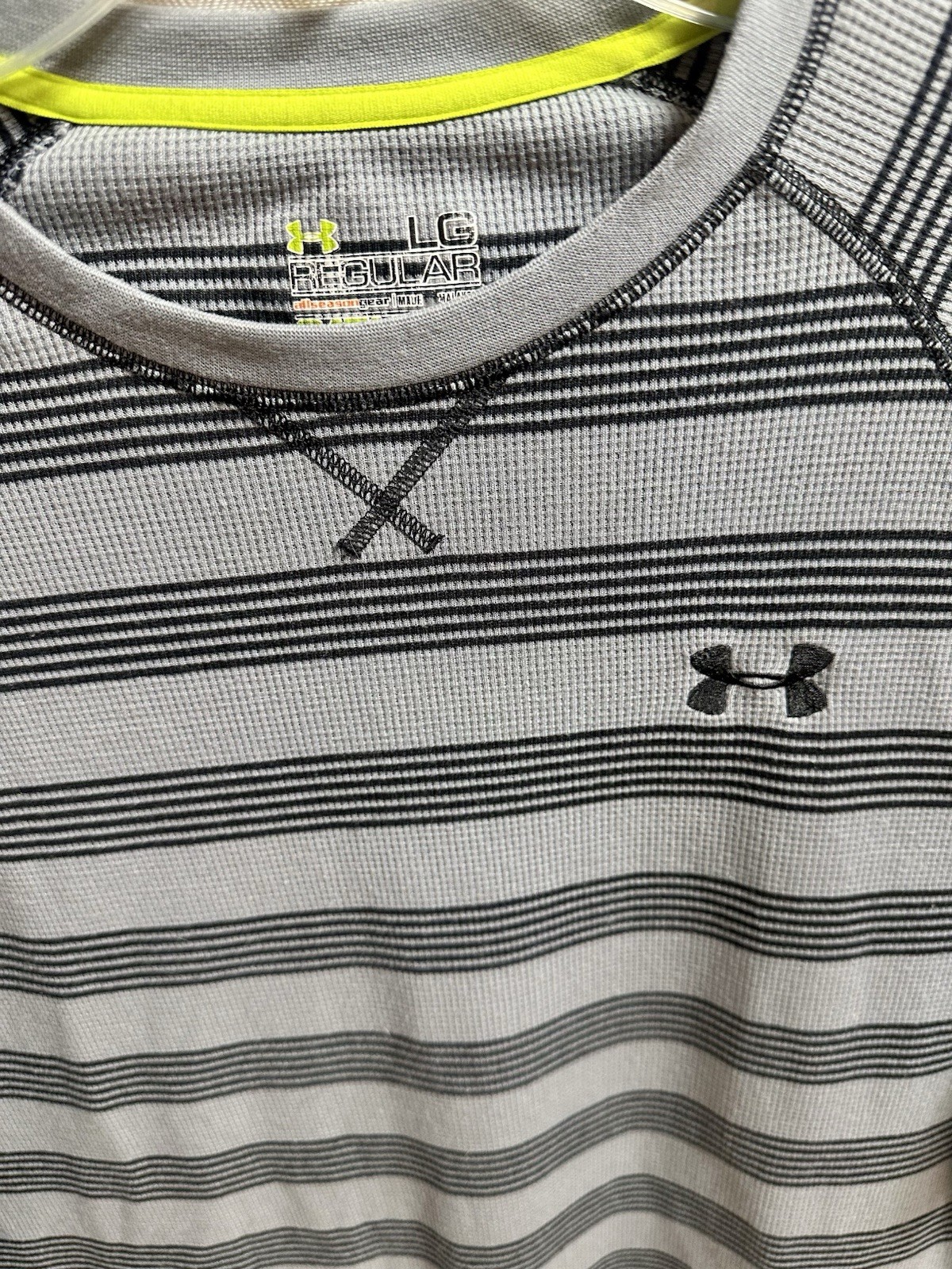Under Armour All Season Catalyst long sleeve thermal shirt Large 100% Polyester gallery