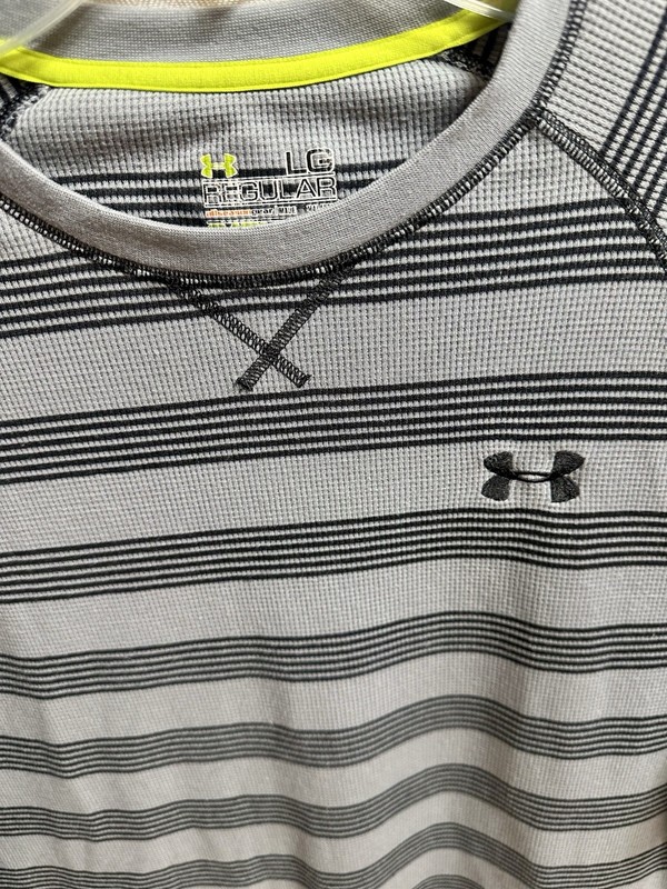Under Armour All Season Catalyst long sleeve thermal shirt Large 100% Polyester gallery