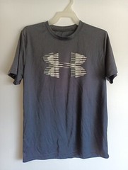 Under Armour Loose Coupe Lache Black Shirt Youth large