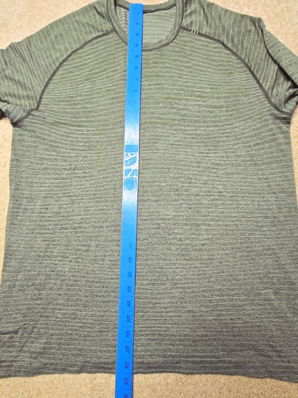 Lululemon Metal Vent Tech 2.0 Long Sleeve Mens XL Wave Fade Green Striped EUC gallery