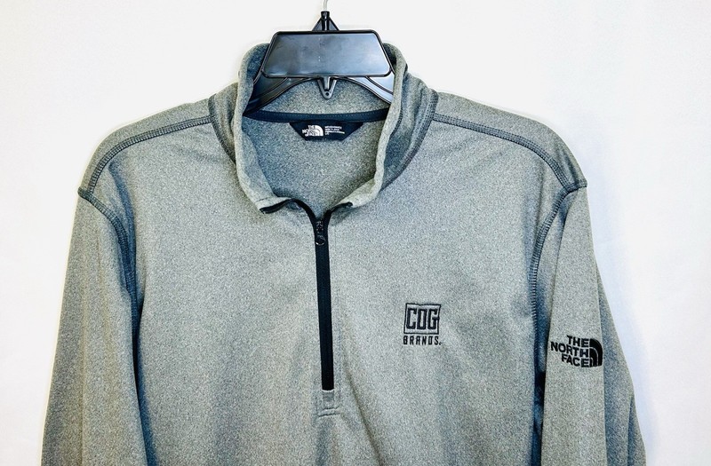 The North Face Mens Tech Essential 1/4 Zip Fleece Pullover Gray Large / COG gallery