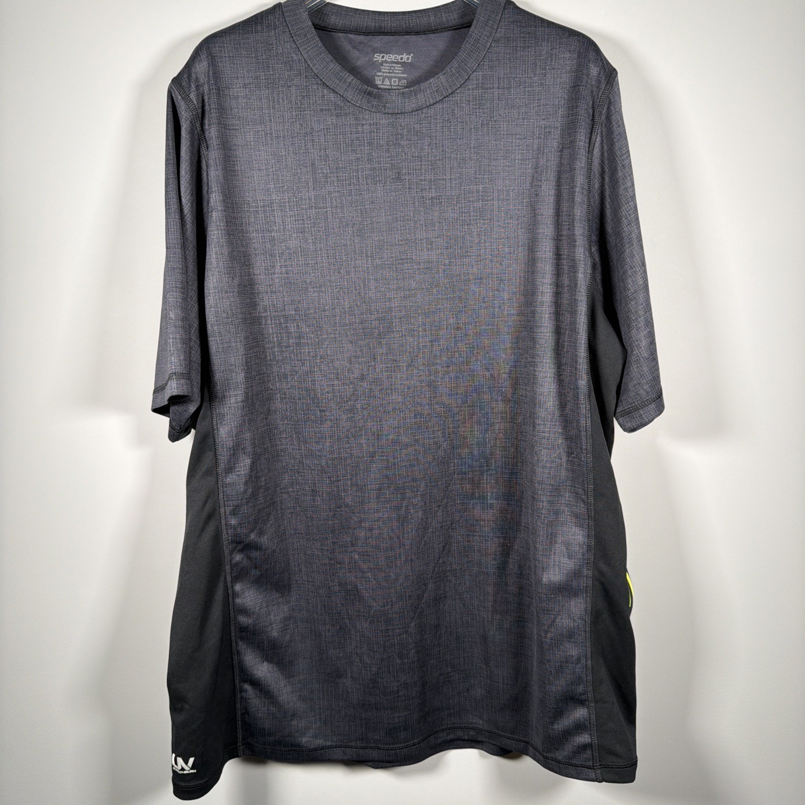 Speedo Mens UV Blocking Black/Gray T-Shirt Size XL gallery
