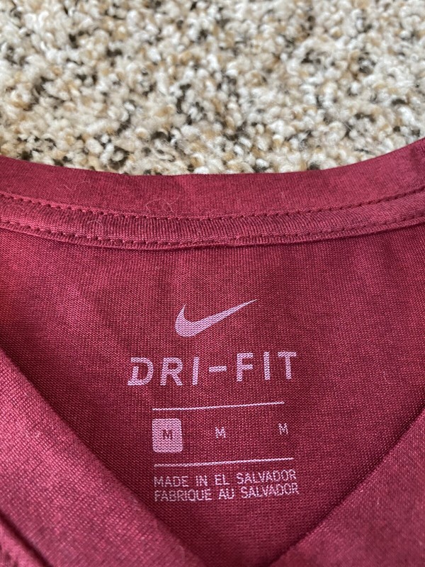 Nike Dry Fit Mens Medium T Shirt - Burgundy Red - Great Buy👍 gallery