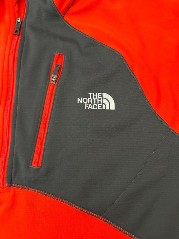 The North Face Red Thumbhole Performance 1/4 Chest Zipper Mens Stretch Sz M gallery