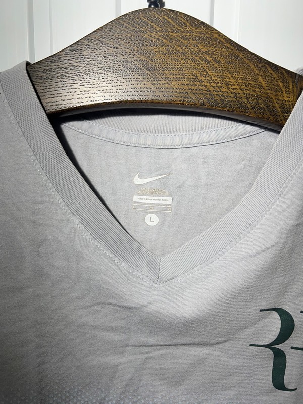 Nike Roger Federer RF Premier Trophy V-Neck Tennis Shirt 547585-096 Size L gallery