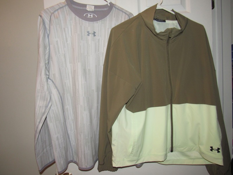 All UNDER ARMOUR Men's Sz XL Lot Of {7} Sweatshirts Pullovers Shirts EUC Athleti gallery