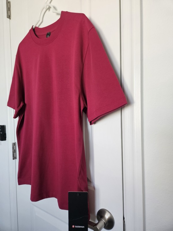 NWT Lululemon Mens Heavyweight Cotton Jersey T Shirt in Berry Rumble Size S gallery