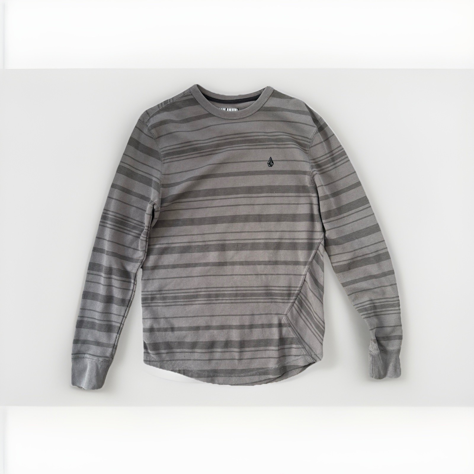 Y2K Volcom Thermal Long sleeve- Slim Fit Large gallery