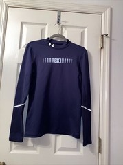 mens YXL under armour cold gear shirt