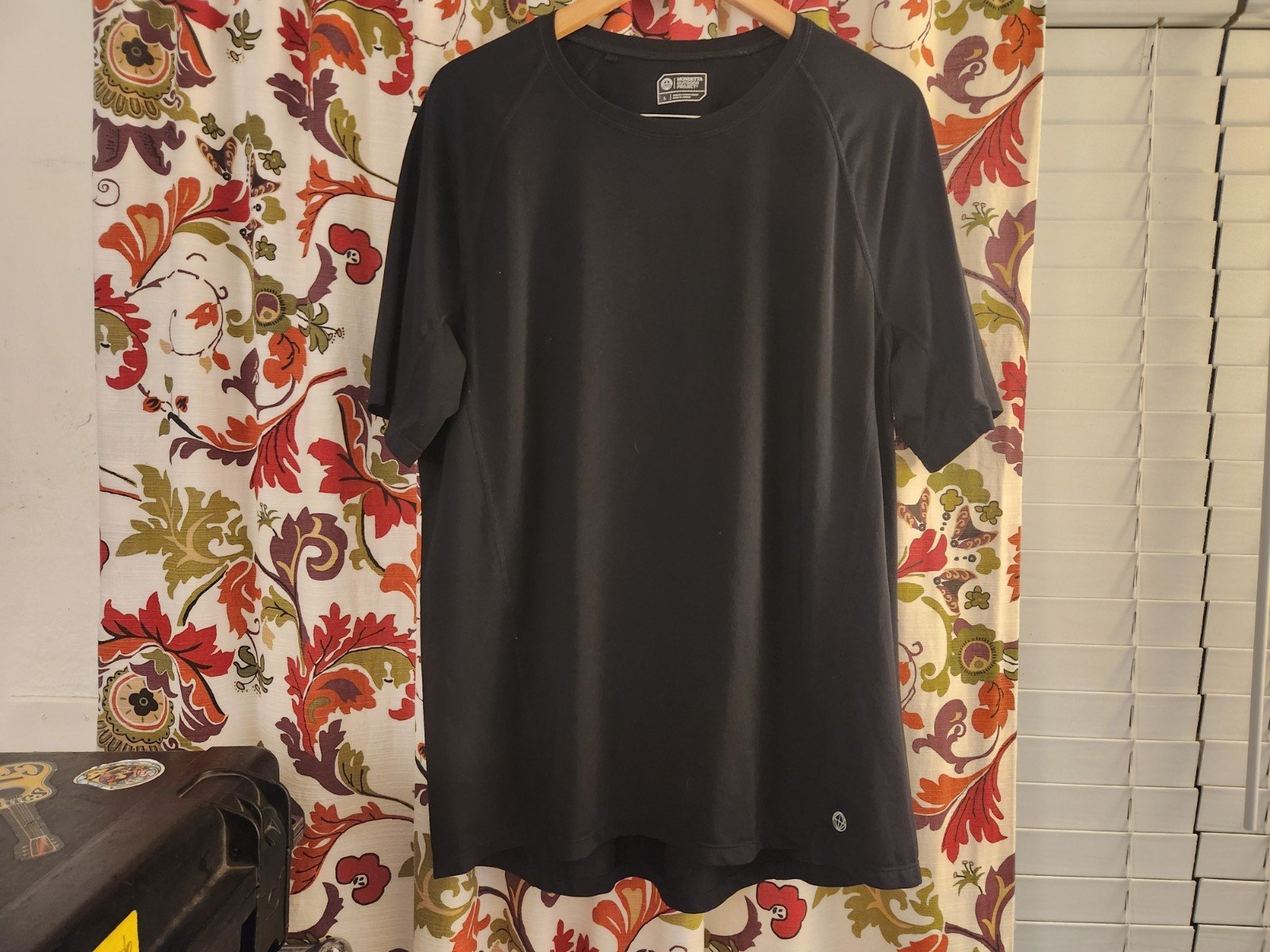 Mondetta Outdoor Project Men's Black Short Sleeve Athletic T-Shirt Size L gallery