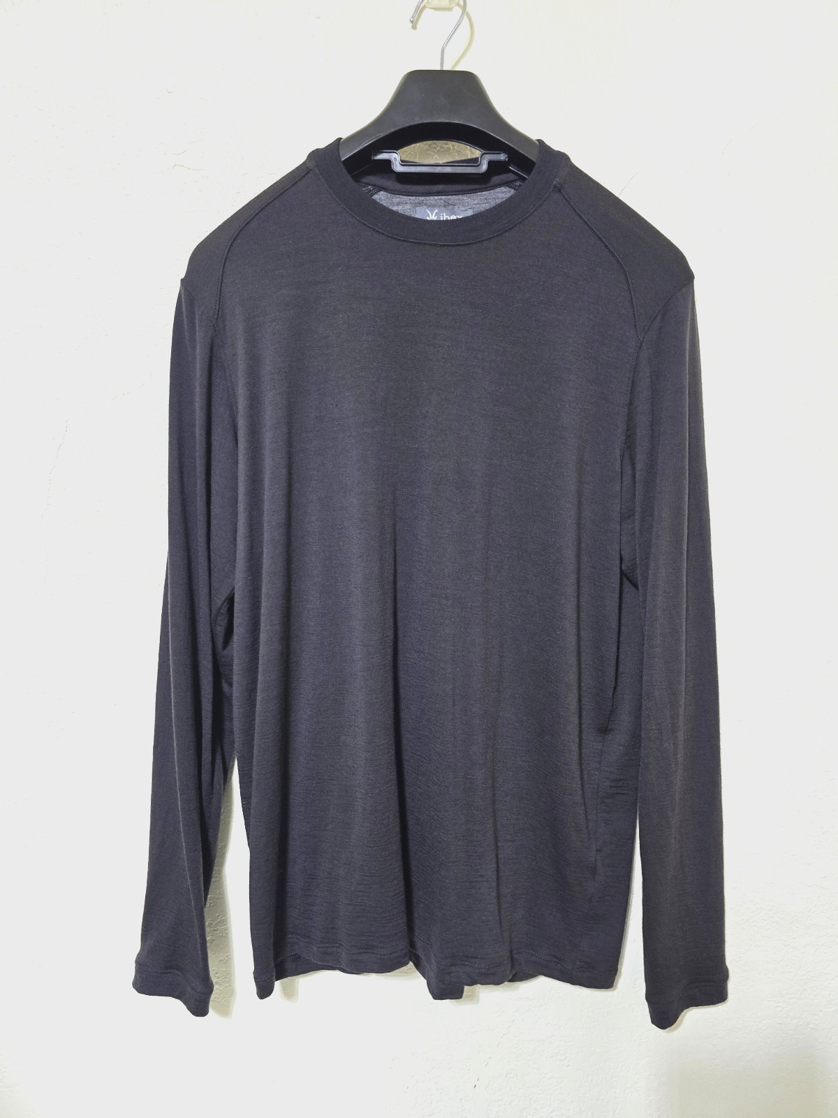 IBEX Men's Heathered Black Merino Wool Long Sleeve Crew Base Layer Small gallery
